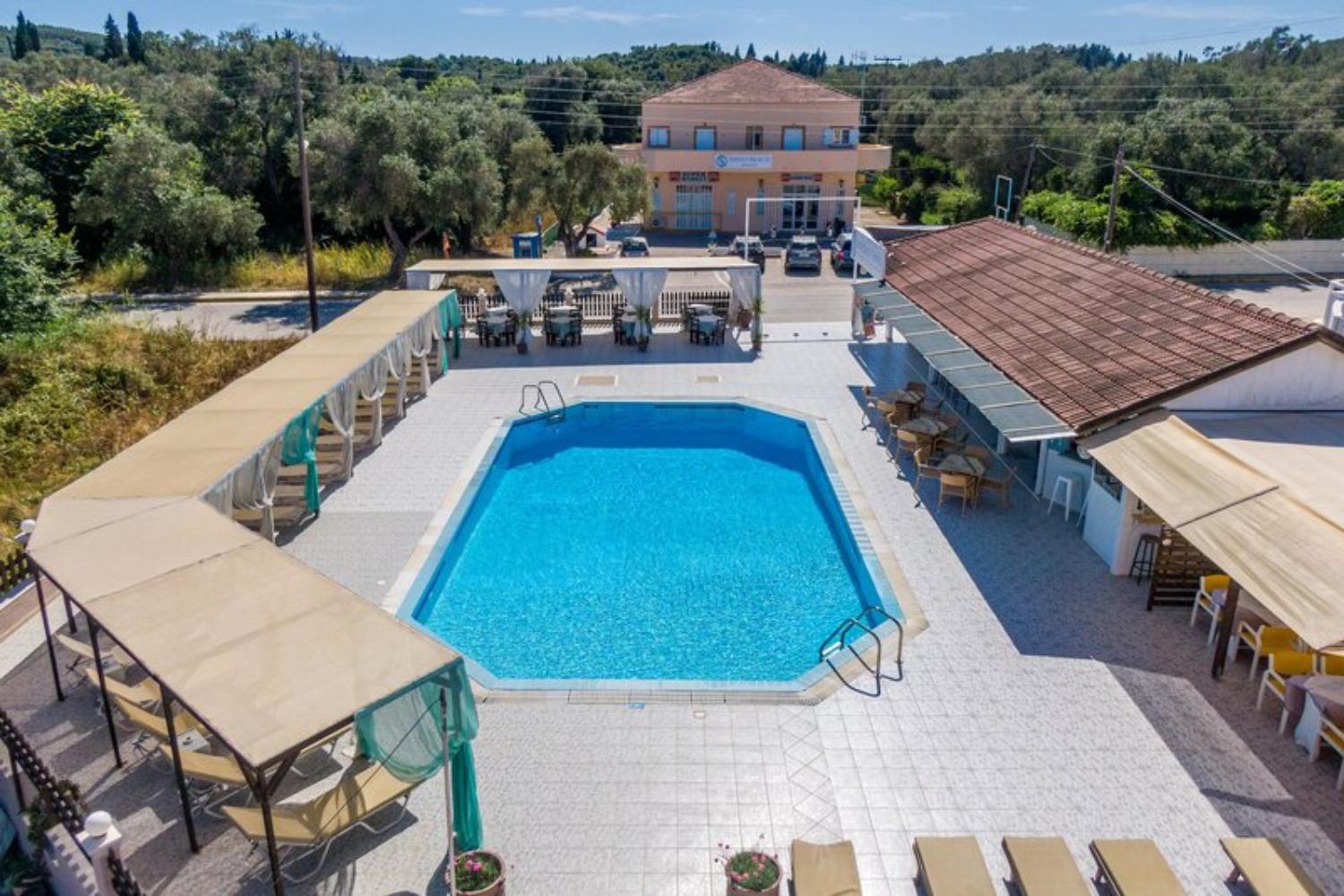 Tiara Holidays - Saint Peter Bay bazen